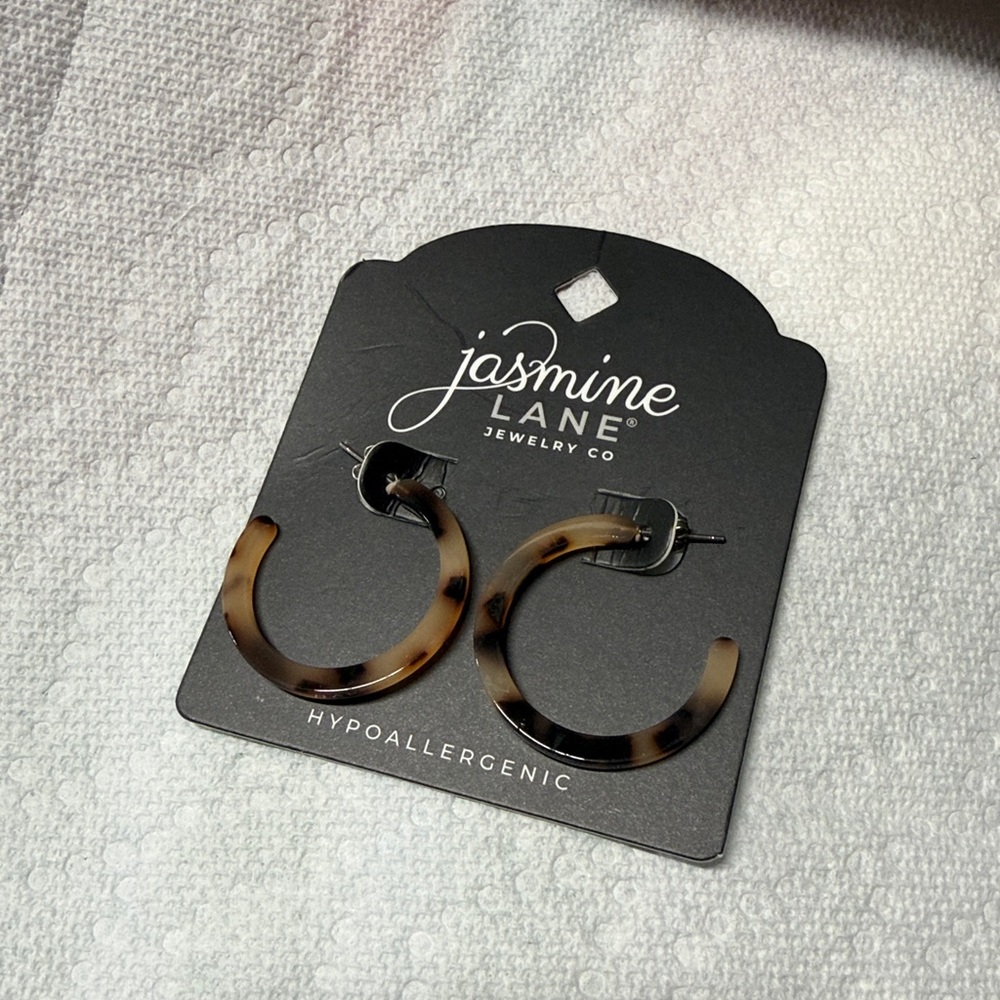 Hoop Tortoise Shell Look Earrings - Picture 3 of 3